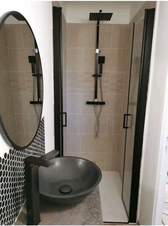 Appartement Studio clim reversible et jardin privatif au MOURILLON à Toulon Extérieur photo
